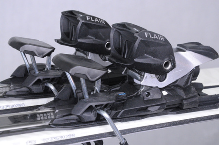 NARTY UŻYWANE VOLKL FLAIR SC 23/24 + Marker VMOTION 11 153 cm NRC291