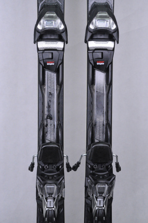 NARTY UŻYWANE VOLKL RACETIGER SC 23/24 + VMotion 12 172 cm NRC339