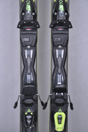 NARTY UŻYWANE FISCHER RC ONE 74 22/23 + RS10 160 cm NRC1022