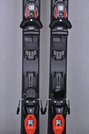 NARTY UŻYWANE ATOMIC REDSTER RX + M10 23/24 156 cm NRC1053