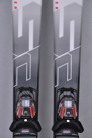 NARTY UŻYWANE ATOMIC REDSTER SC + M10 23/24 154 cm NRC465