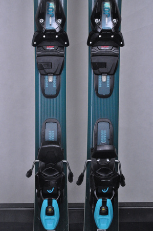 NARTY UŻYWANE HEAD SUPER JOY 23/24 + JOY 11 143 cm NRC651