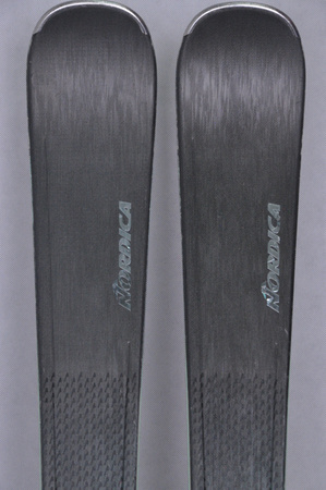 NARTY UŻYWANE NORDICA BELLE 72 DC 24/25 + TP2 11 168 cm NRC628