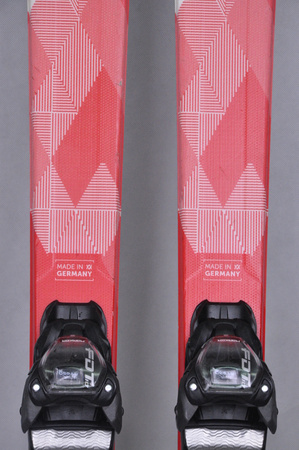 NARTY UŻYWANE VOLKL DEACON 7.2 + FTD 10 21/22 165 cm NRC1107