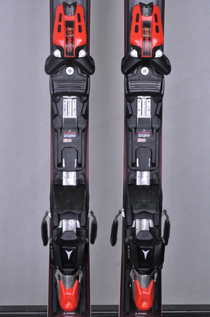 NARTY UŻYWANE ATOMIC REDSTER S8 + X12 GW 24/25 152 cm NRC152