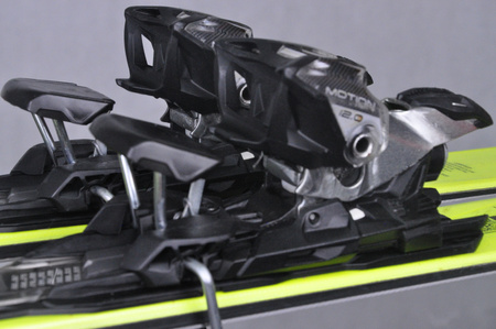 NARTY UŻYWANE VOLKL RACETIGER SC 23/24 + VMotion 12 165 cm NRC347