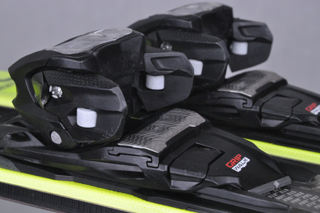 NARTY UŻYWANE VOLKL RACETIGER SC 23/24 + VMotion 12 172 cm NRC351