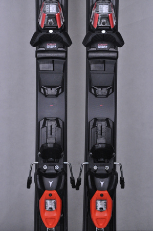 NARTY UŻYWANE ATOMIC REDSTER RX + M10 23/24 156 cm NRC1051