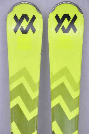 NARTY UŻYWANE VOLKL RACETIGER SC 24/25 + VMotion 12 158 cm NRC820