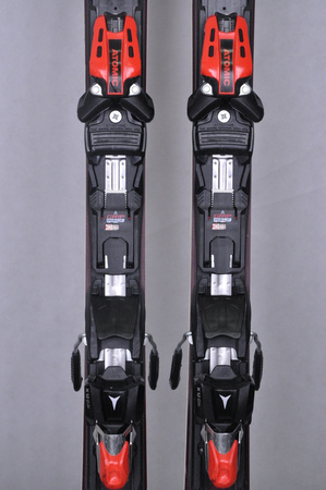NARTY UŻYWANE ATOMIC REDSTER S8 + X12 GW 24/25 163 cm NRC162