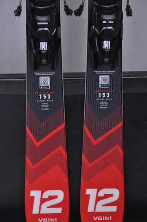 NARTY UŻYWANE VOLKL RACETIGER SRC + Motion 10 24/25 153 cm NRC198