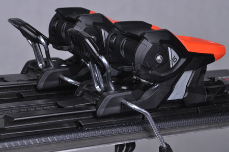 NARTY UŻYWANE ATOMIC REDSTER SC + M10 23/24 175 cm NRC503