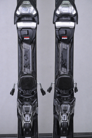 NARTY UŻYWANE VOLKL RACETIGER SC 23/24 + VMotion 12 153 cm NRC328