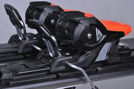 NARTY UŻYWANE ATOMIC REDSTER SC + M10 23/24 154 cm NRC468