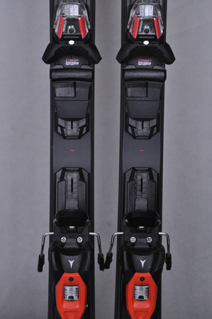 NARTY UŻYWANE ATOMIC REDSTER RX + M10 23/24 156 cm NRC1050