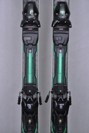 NARTY UŻYWANE HEAD SUPERSHAPE E. MAGNUM + Head PRD12 24/25 170 cm NRC535