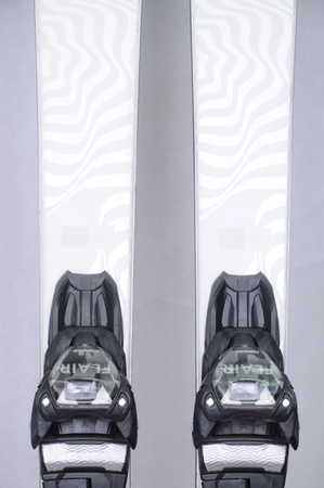 NARTY UŻYWANE VOLKL FLAIR SC 23/24 + Marker VMOTION 11 153 cm NRC289