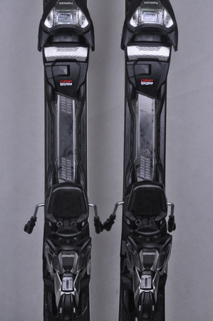 NARTY UŻYWANE VOLKL RACETIGER SC 23/24 + VMotion 12 165 cm NRC829