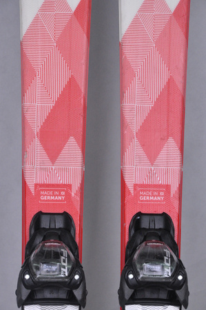 NARTY UŻYWANE VOLKL DEACON 7.2 + FTD 10 21/22 158 cm NRC1137