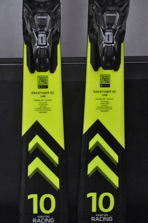 NARTY UŻYWANE VOLKL RACETIGER SC 23/24 + VMotion 12 148 cm NRC340