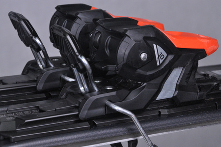 NARTY UŻYWANE ATOMIC REDSTER RX + M10 23/24 149 cm NRC1063