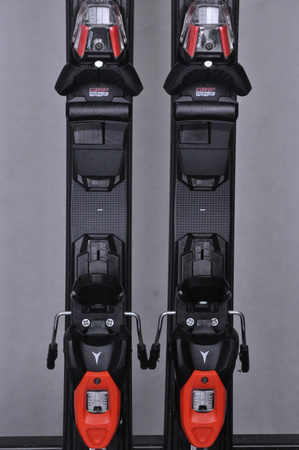 NARTY UŻYWANE ATOMIC REDSTER RX + M10 22/23 149 cm NRC1067