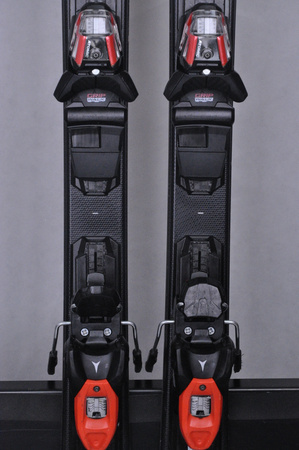 NARTY UŻYWANE ATOMIC REDSTER SC + M10 23/24 140 cm NRC460