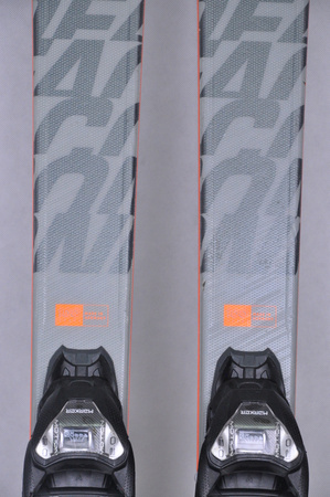 NARTY UŻYWANE VOLKL DEACON 75 + Motion 12 23/24 175 cm NRC136