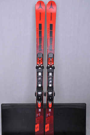 NARTY UŻYWANE ATOMIC REDSTER S8 + X12 GW 23/24 149 cm NRC678