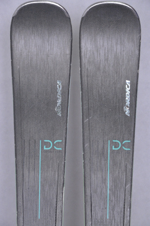 NARTY UŻYWANE NORDICA BELLE 72 DC 22/23 + TP2 11 156 cm NRC611
