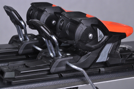 NARTY UŻYWANE ATOMIC REDSTER SC + M10 23/24 154 cm NRC477