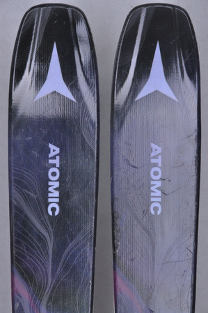 NARTY UŻYWANE ATOMIC MAVEN 86C + STRIVE 11 22/23 147 cm NRC580