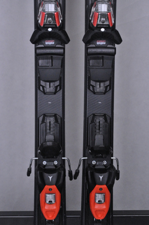 NARTY UŻYWANE ATOMIC REDSTER SC + M10 23/24 154 cm NRC481