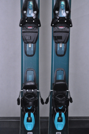 NARTY UŻYWANE HEAD SUPER JOY 23/24 + JOY 11 143 cm NRC656