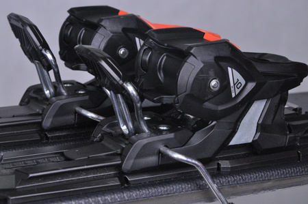 NARTY UŻYWANE ATOMIC REDSTER SC + M10 23/24 175 cm NRC501