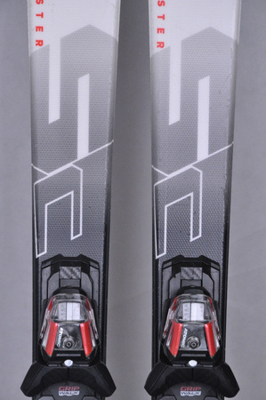 NARTY UŻYWANE ATOMIC REDSTER SC + M10 23/24 140 cm NRC459