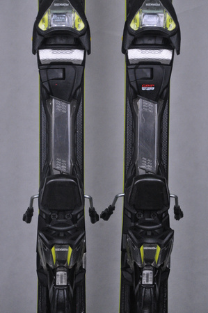 NARTY UŻYWANE VOLKL RACETIGER SC 24/25 + VMotion 12 158 cm NRC825