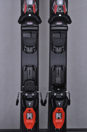 NARTY UŻYWANE ATOMIC REDSTER RX + M10 23/24 156 cm NRC1049