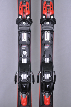 NARTY UŻYWANE ATOMIC REDSTER S8 + X12 GW 23/24 170 cm NRC143