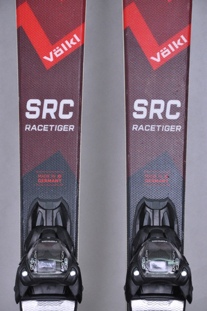 NARTY UŻYWANE VOLKL RACETIGER SRC + Motion 10 24/25 153 cm NRC198