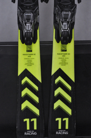 NARTY UŻYWANE VOLKL RACETIGER SC 23/24 + VMotion 12 153 cm NRC341