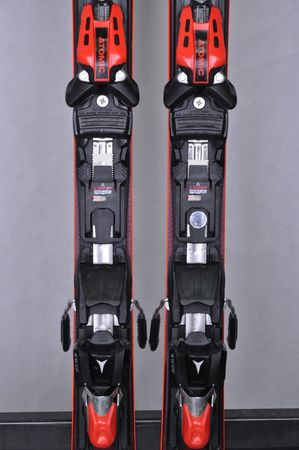 NARTY UŻYWANE ATOMIC REDSTER S8 + X12 GW 23/24 149 cm NRC678