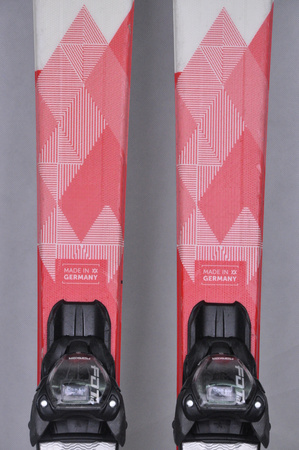 NARTY UŻYWANE VOLKL DEACON 7.2 + FTD 10 21/22 151 cm NRC1146