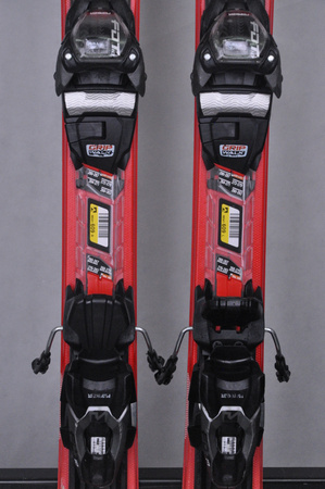 NARTY UŻYWANE VOLKL DEACON 7.2 + FTD 10 21/22 144 cm NRC1151