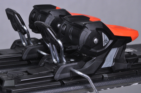 NARTY UŻYWANE ATOMIC REDSTER SC + M10 23/24 154 cm NRC473