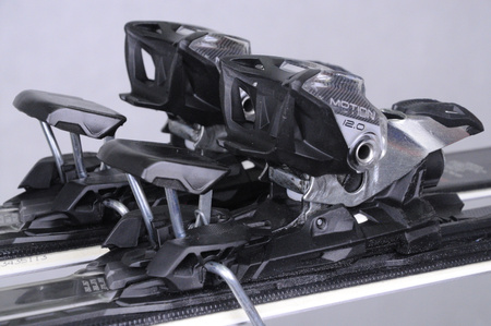 NARTY UŻYWANE VOLKL RACETIGER SC 23/24 + VMotion 12 153 cm NRC329