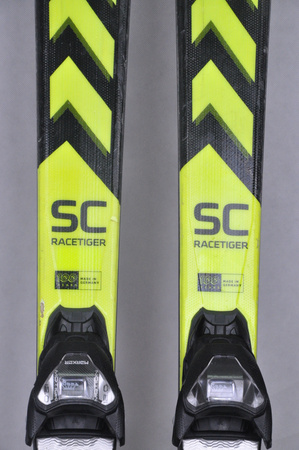 NARTY UŻYWANE VOLKL RACETIGER SC 23/24 + VMotion 12 165 cm NRC348