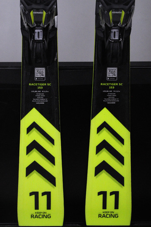 NARTY UŻYWANE VOLKL RACETIGER SC 23/24 + VMotion 12 153 cm NRB596