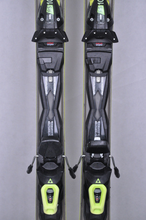 NARTY UŻYWANE FISCHER RC ONE 74 22/23 + RS10 167 cm NRC1024
