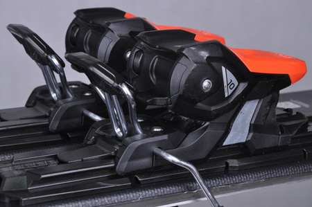 NARTY UŻYWANE ATOMIC REDSTER SC + M10 23/24 154 cm NRC469